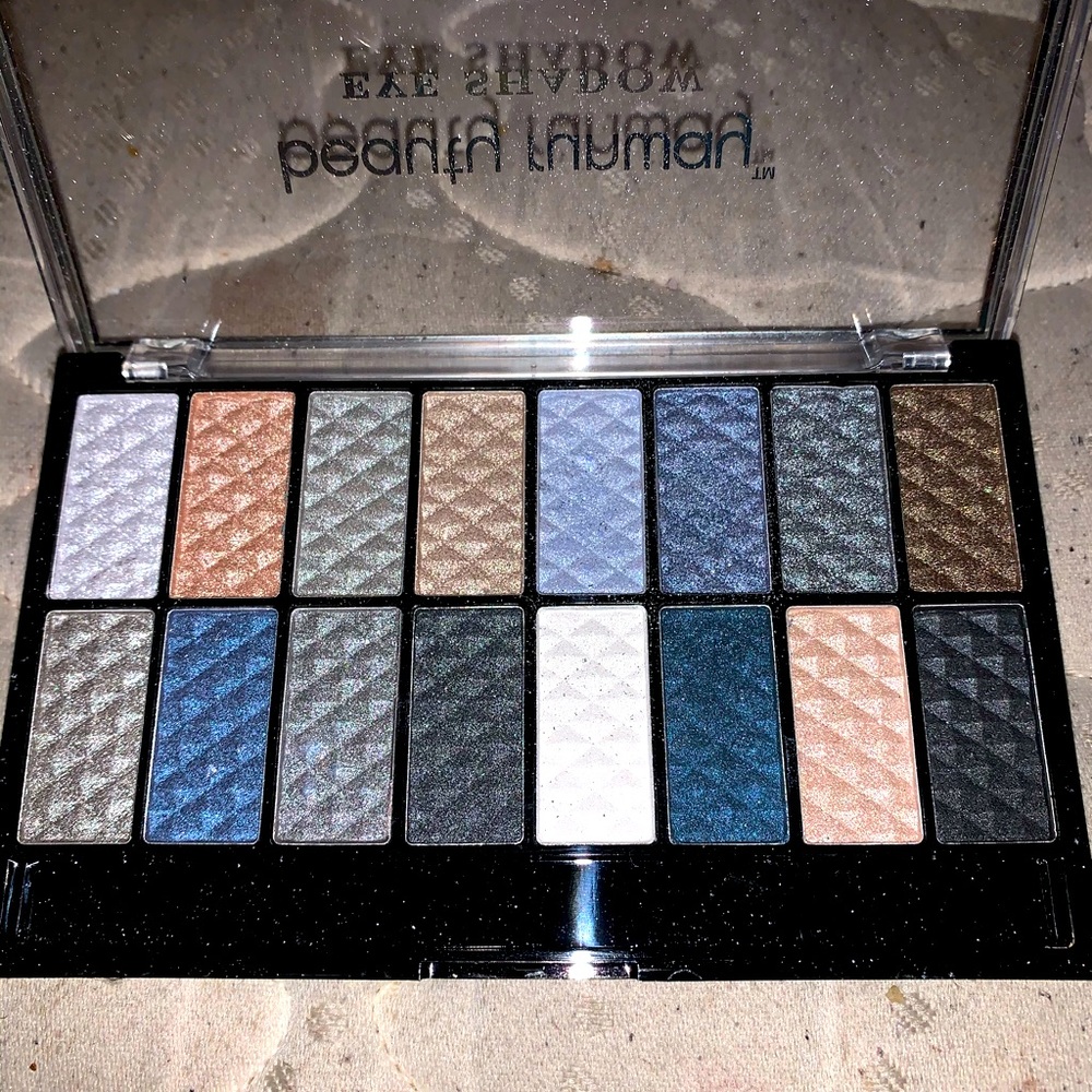 Eyeshadow pallet